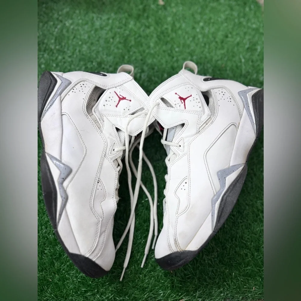 Jordan‎ True Flight White Cement Size M-10 W-11.5